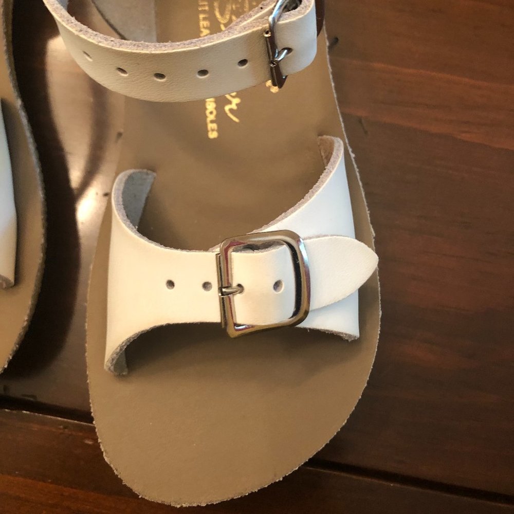 EUC White Sun San Salt Water Surfer Sandals by Hoy - Size 10